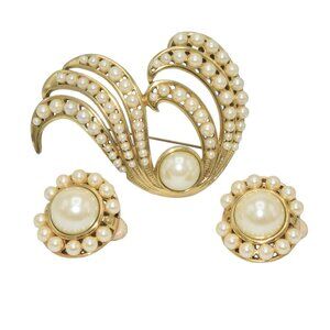 Vintage Les Bernard Inc. Brooch & Earring Set Grannycore